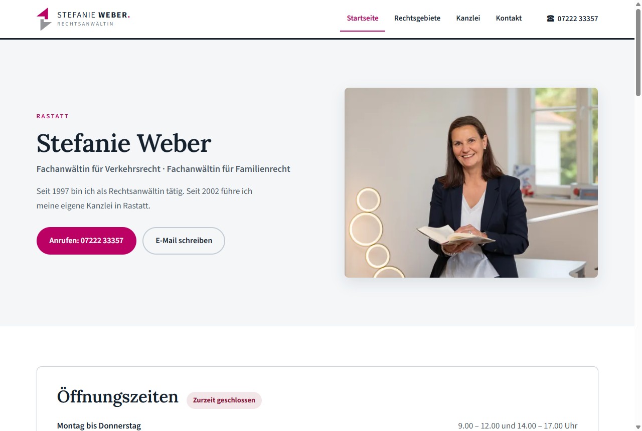 Die neue Website der Kanzlei Weber: großes Foto, klare Schrift, Telefonnummer oben rechts.